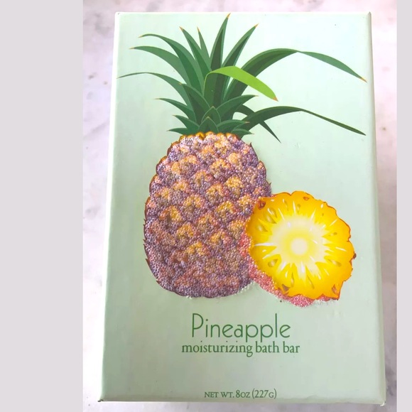 CST COMMONWEALTH PINEAPPLE MOISTURIZING BATH SOAP - Picture 2 of 3